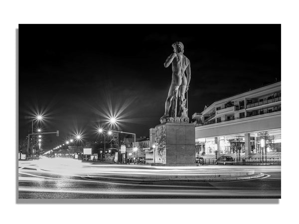 Statue du David à Marseille vue de nuit
